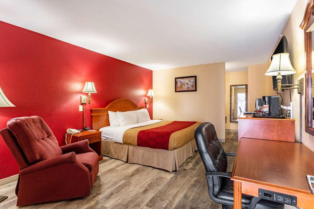 Econo Lodge Inn & Suites Santa Rosa Δωμάτιο φωτογραφία